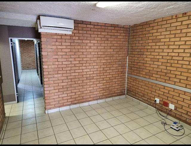 INDUSTRIAL PROPERTY TO RENT IN HENNOPSPARK